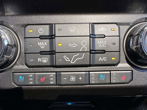 Used 2021 Ford F250 Lariat w/ Lariat Ultimate Package AWD/4WD image 28