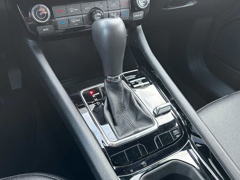 Used 2024 Jeep Compass Limited image 36