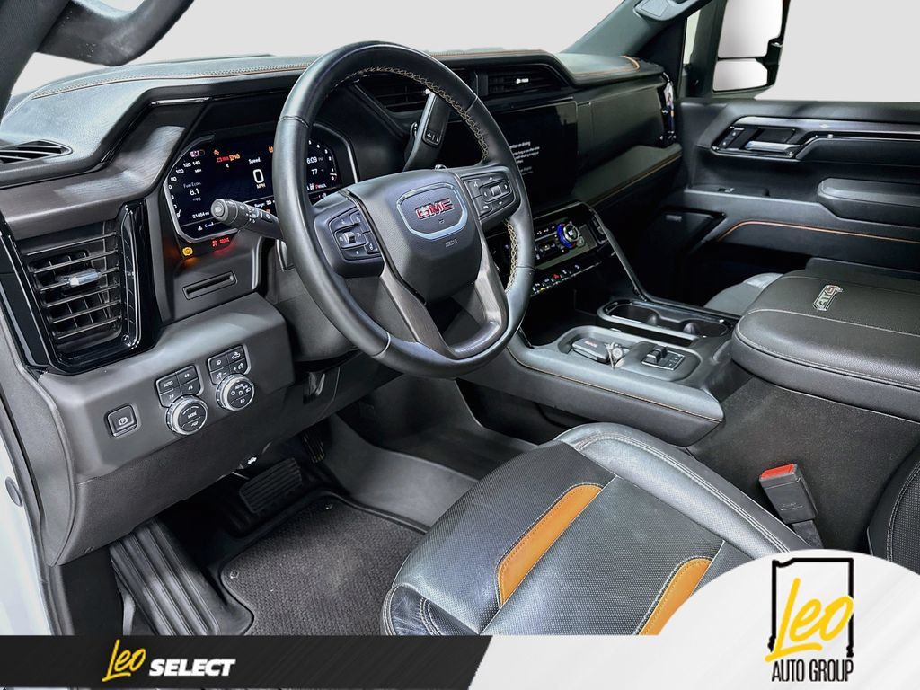 Used 2025 GMC Sierra 2500 AT4 AWD/4WD image 12
