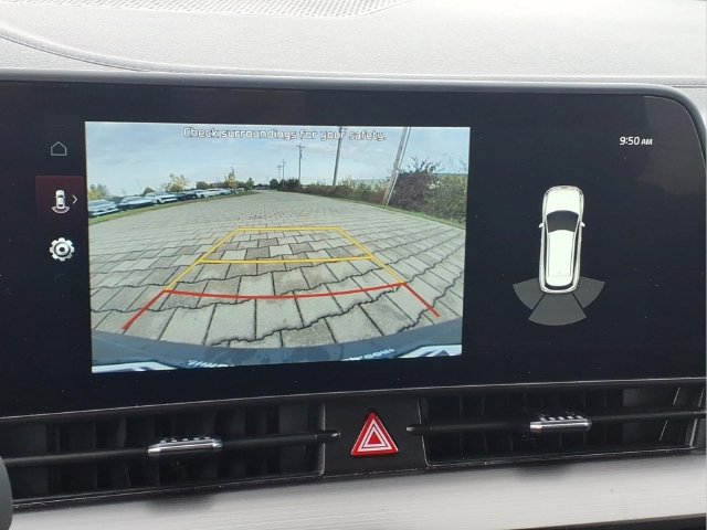 Used 2023 Kia Sportage EX FWD image 9