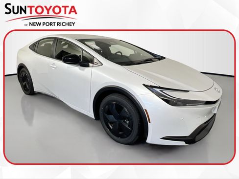 New 2026 Toyota Prius LE image 1