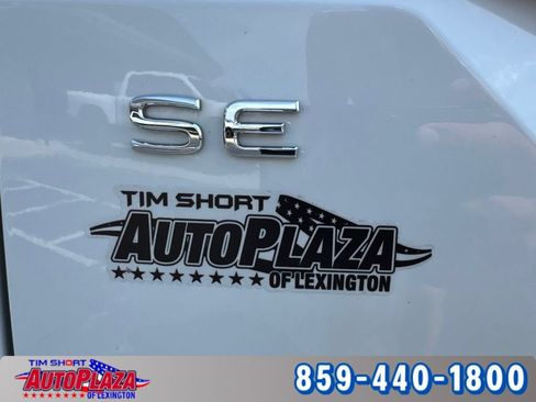 Used 2025 Volkswagen Atlas SE AWD/4WD image 19