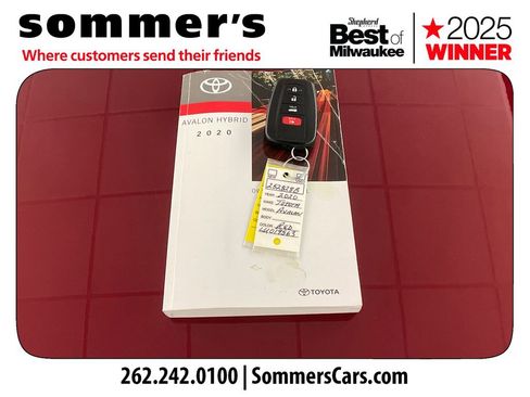 Used 2020 Toyota Avalon Limited image 26