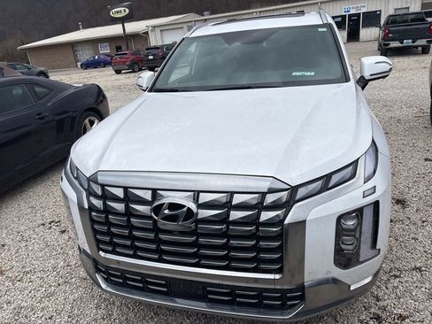 Used 2024 Hyundai Palisade Calligraphy image 2