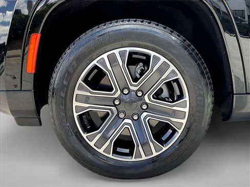 Used 2024 Jeep Wagoneer 2WD w/ Premium Group I image 10