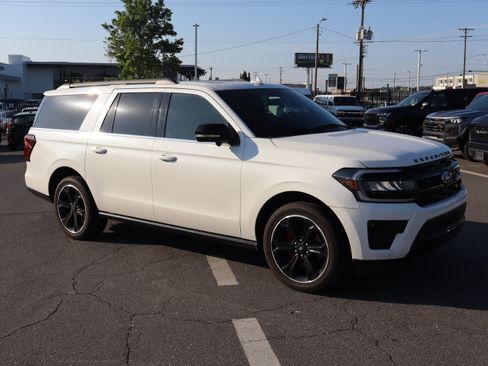 Used 2022 Ford Expedition Max Limited AWD/4WD image 14