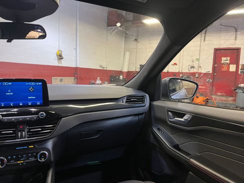 Used 2024 Ford Escape ST-Line image 35