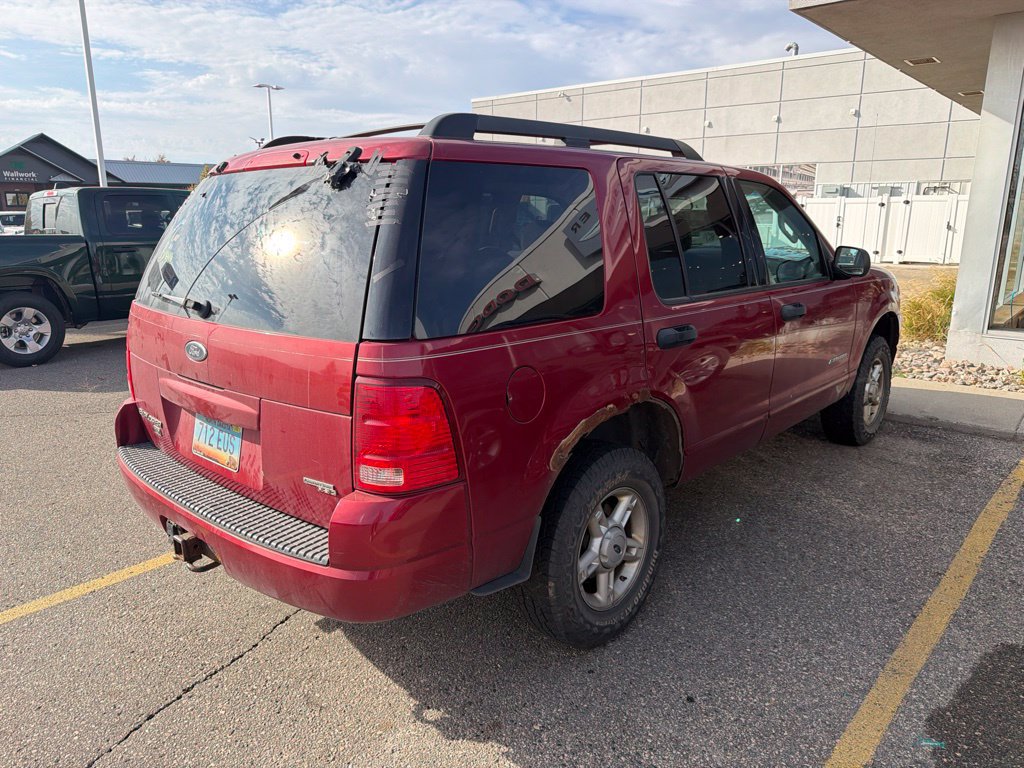 Used 2005 Ford Explorer XLT AWD/4WD image 2