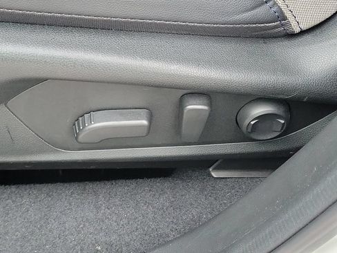 Certified 2025 Subaru Forester Premium AWD/4WD image 19