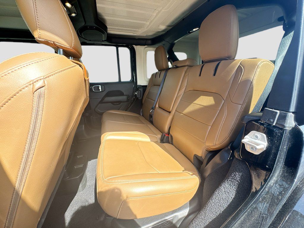 Used 2023 Jeep Wrangler Unlimited Sahara w/ Cold Weather Group AWD/4WD image 27