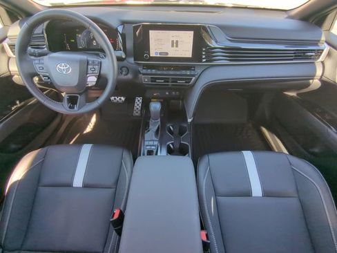 Used 2025 Toyota Camry SE image 16