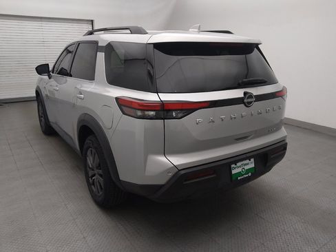 Used 2023 Nissan Pathfinder SV AWD/4WD image 5