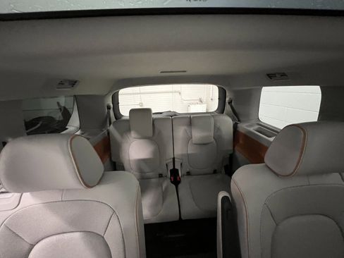 New 2025 Volkswagen ID. Buzz 1st Edition image 14