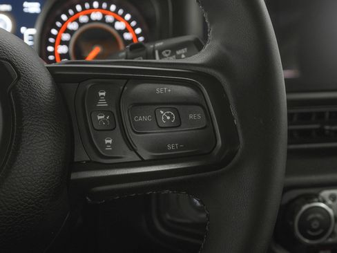 Used 2025 Jeep Wrangler Unlimited Rubicon w/ Convenience Group AWD/4WD image 19