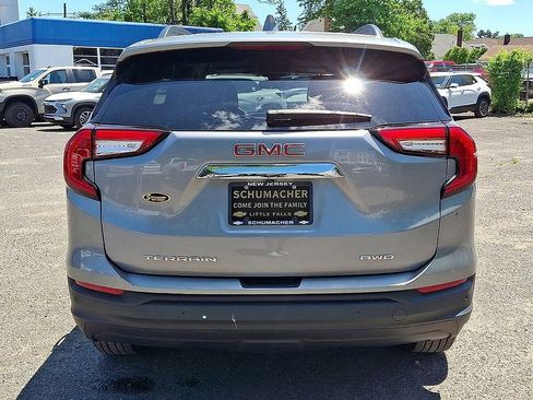 Certified 2023 GMC Terrain SLE w/ Driver Convenience Package AWD/4WD image 6
