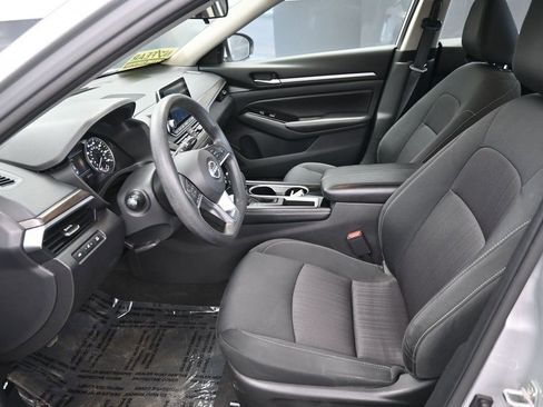 Used 2023 Nissan Altima 2.5 SV FWD image 16