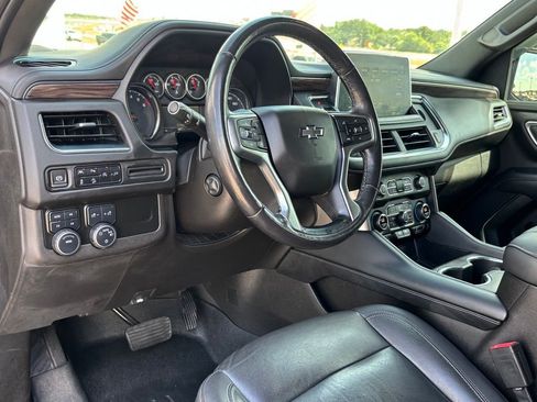 Used 2021 Chevrolet Tahoe Z71 w/ Luxury Package AWD/4WD image 12
