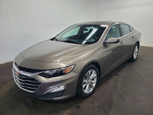 Used 2020 Chevrolet Malibu LT FWD image 1