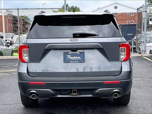 Certified 2022 Ford Explorer XLT w/ Equipment Group 202A AWD/4WD image 3