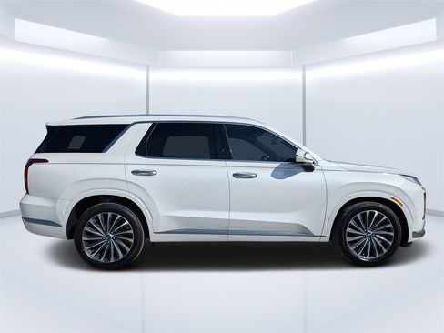 Used 2024 Hyundai Palisade Calligraphy image 2