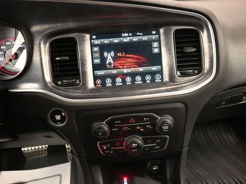 Used 2017 Dodge Charger R/T image 10