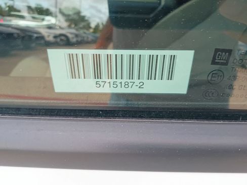 Used 2025 Chevrolet Trax LT w/ LT Convenience Package FWD image 9