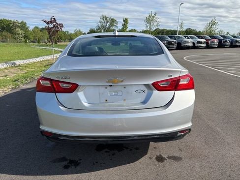 Used 2017 Chevrolet Malibu LT FWD image 6