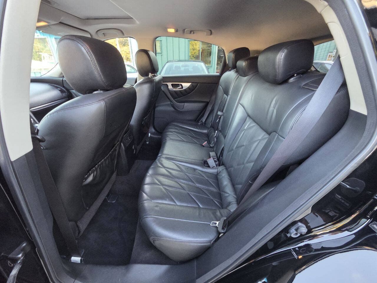 Used 2011 INFINITI FX35 AWD w/ Premium Pkg image 19