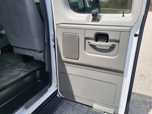 Used 2014 Ford E-350 and Econoline 350 XLT image 29