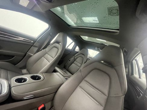 Certified 2023 Porsche Panamera image 15