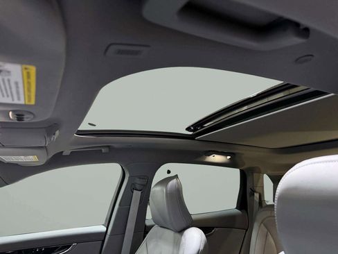 Certified 2023 Lincoln Nautilus Reserve image 15