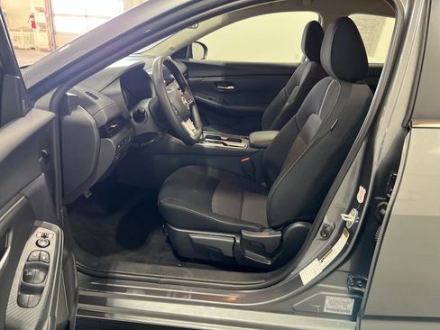 Used 2025 Nissan Sentra SV image 38