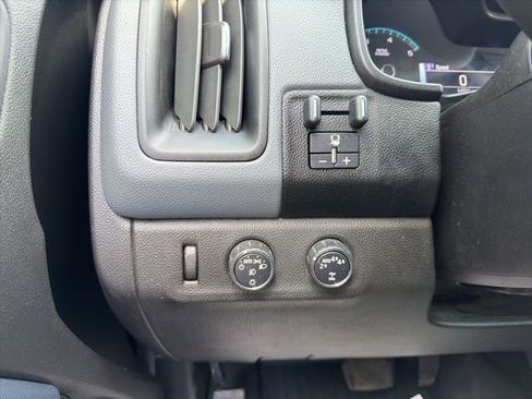 Used 2018 Chevrolet Colorado Z71 image 25