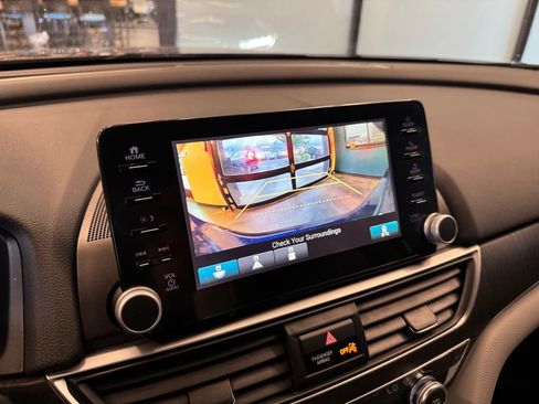 Used 2018 Honda Accord EX image 13