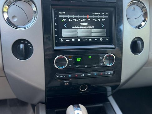 Used 2011 Ford Expedition EL Limited image 4