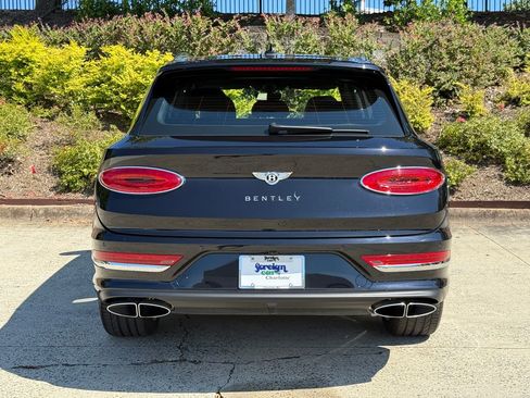 Used 2024 Bentley Bentayga image 9