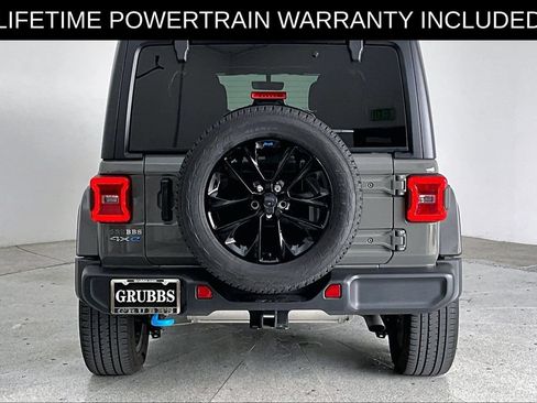 Used 2023 Jeep Wrangler Unlimited Sahara AWD/4WD image 5