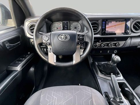 Used 2017 Toyota Tacoma TRD Off-Road w/ Tow Package AWD/4WD image 6