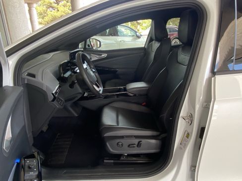 Used 2023 Volkswagen ID.4 Pro S image 32