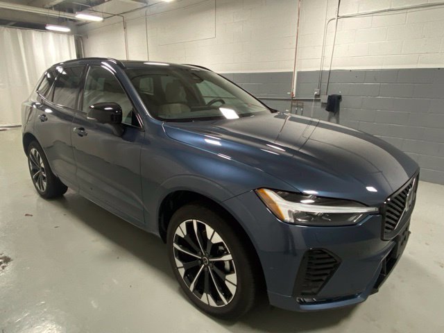 Used 2026 Volvo XC60 B5 Plus AWD/4WD image 4