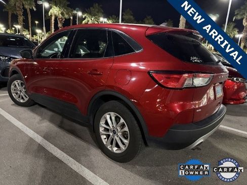 Used 2020 Ford Escape SE image 3