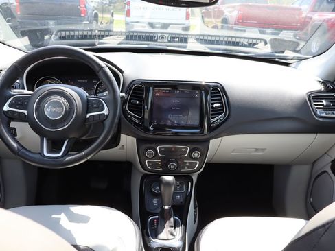 Used 2017 Jeep Compass Limited w/ Navigation Group AWD/4WD image 21