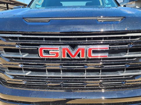 New 2026 GMC Sierra 1500 Elevation image 10