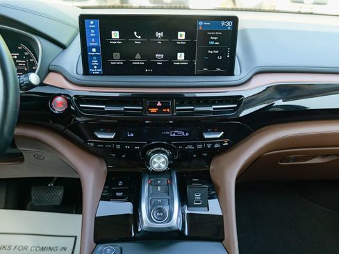 Used 2025 Acura MDX SH-AWD w/ Technology Package image 52