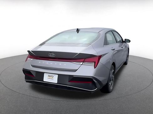Used 2025 Hyundai Elantra SEL image 13