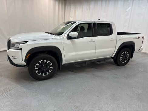 Used 2023 Nissan Frontier PRO-4X w/ Pro Convenience Package image 2