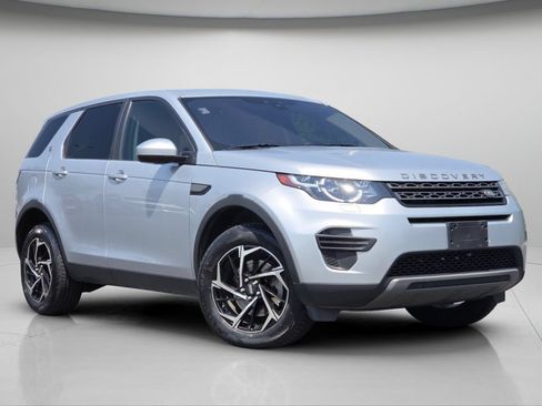 Used 2018 Land Rover Discovery Sport SE AWD/4WD image 2