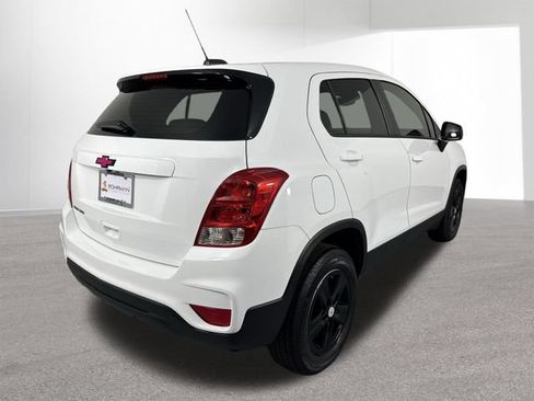 Used 2017 Chevrolet Trax LS AWD/4WD image 32