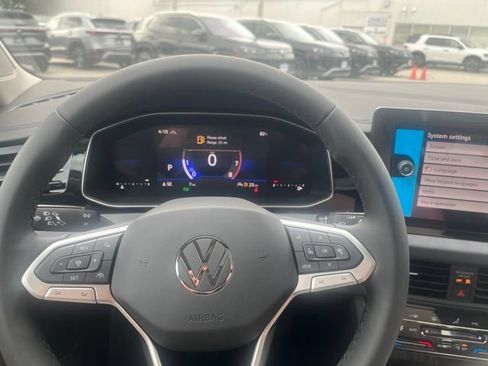 New 2026 Volkswagen Jetta SE FWD image 18