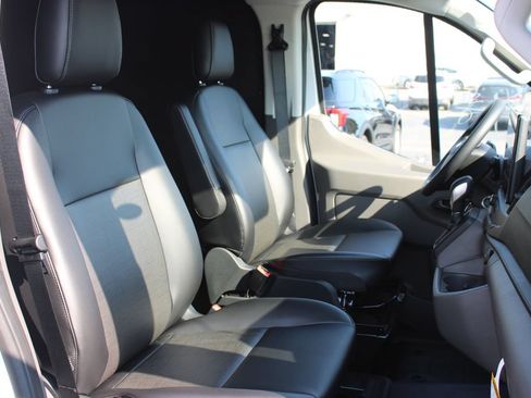 New 2026 Ford Transit 250 Low Roof w/ Load Area Protection Package RWD image 8